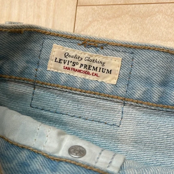 Levi’s Wedgie Button Fly Cutoff Denim Shorts Size 26 - Picture 5 of 10